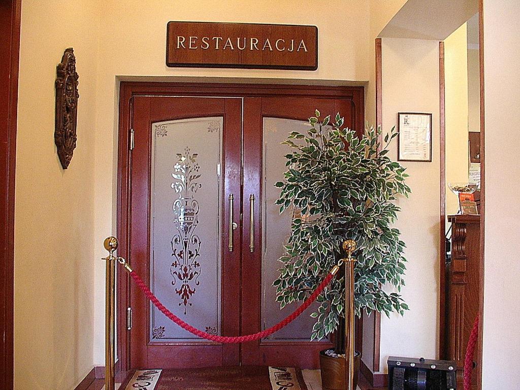 אופולה Hotel Regius מראה חיצוני תמונה