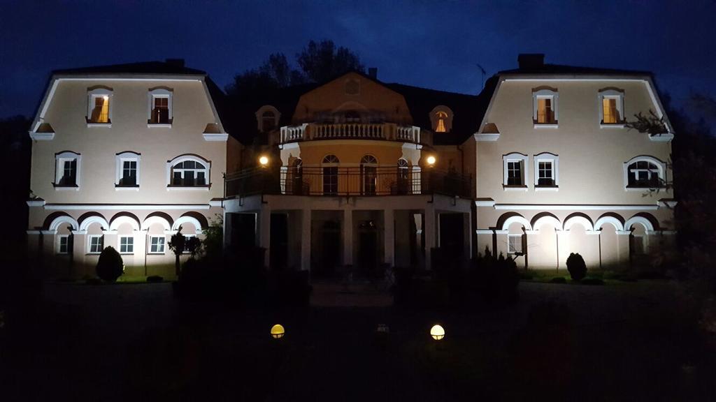 אופולה Hotel Regius מראה חיצוני תמונה