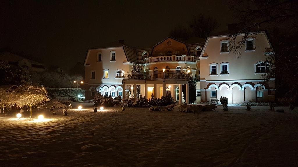 אופולה Hotel Regius מראה חיצוני תמונה